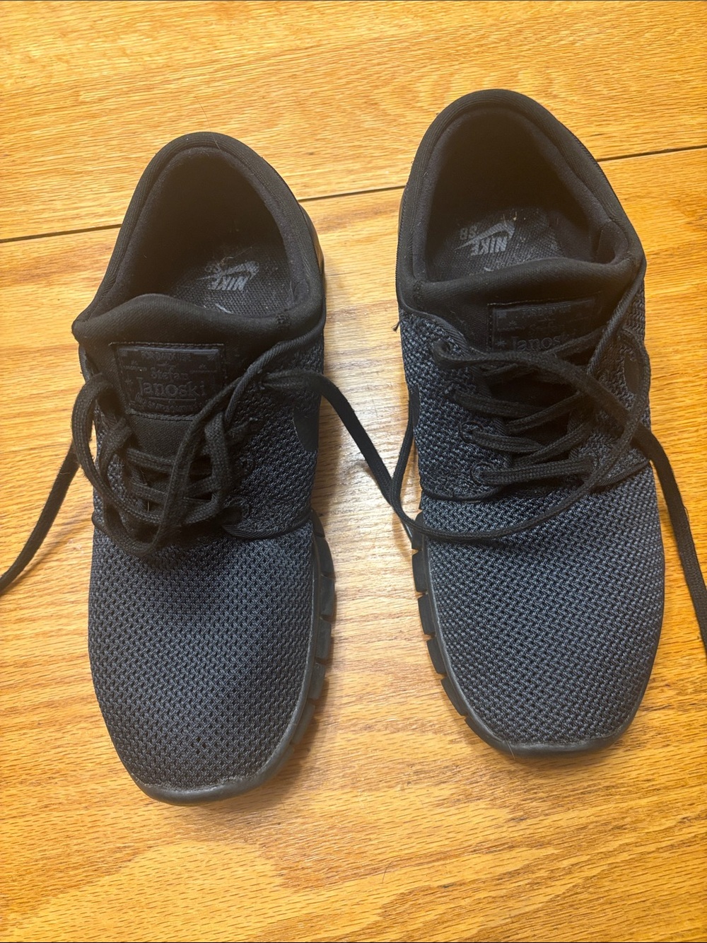 Nike Men's Air Presto in a size 8 Lace-Up Casual Shoes EUC Without Box
